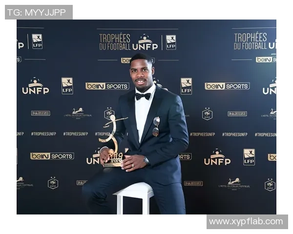 迈尼昂的崛起与挑战：从新星到足坛巨星的成长之路